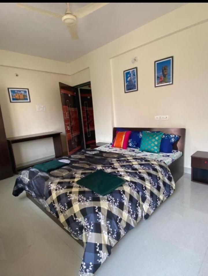Apartment Affordable 1 Bhk Flat With High Speed Wi Fi,kharadi Pune